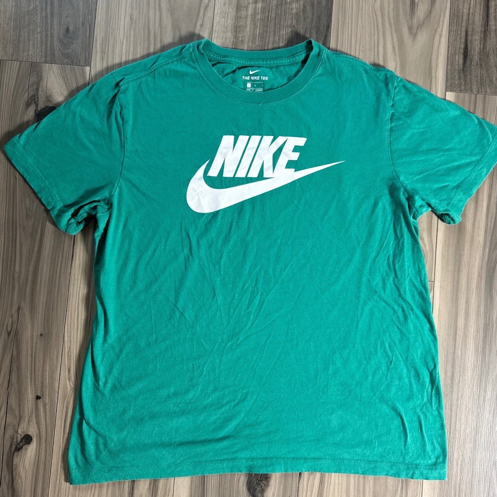Nike Mens Futura Icon Graphic T-Shirt Green White Swoosh Logo AR5004-365 Size L
